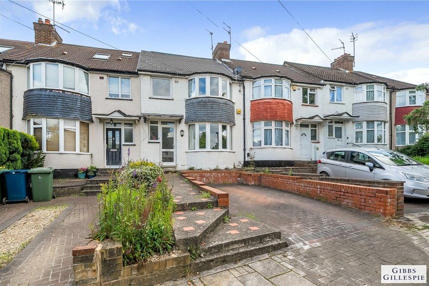 under offer hillside crescent london 34526 - Gibbs Gillespie