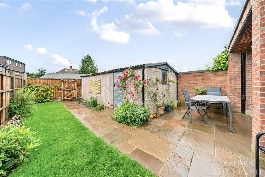 under offer horsenden lane south london 34528 - Gibbs Gillespie