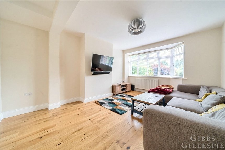 under offer horsenden lane south london 34528 - Gibbs Gillespie