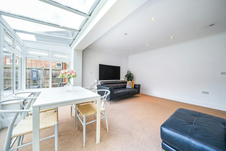 for sale clayton way london 34536 - Gibbs Gillespie