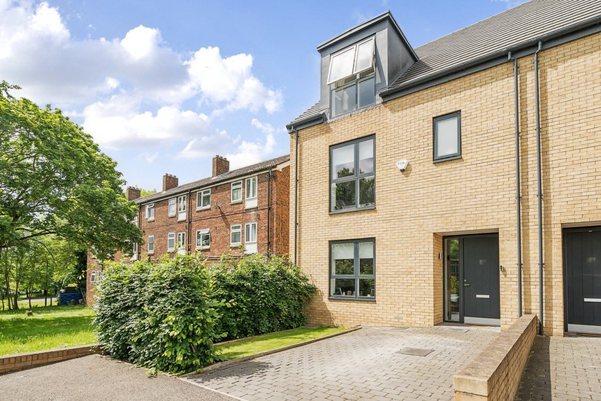 for sale petts hill london 34539 - Gibbs Gillespie