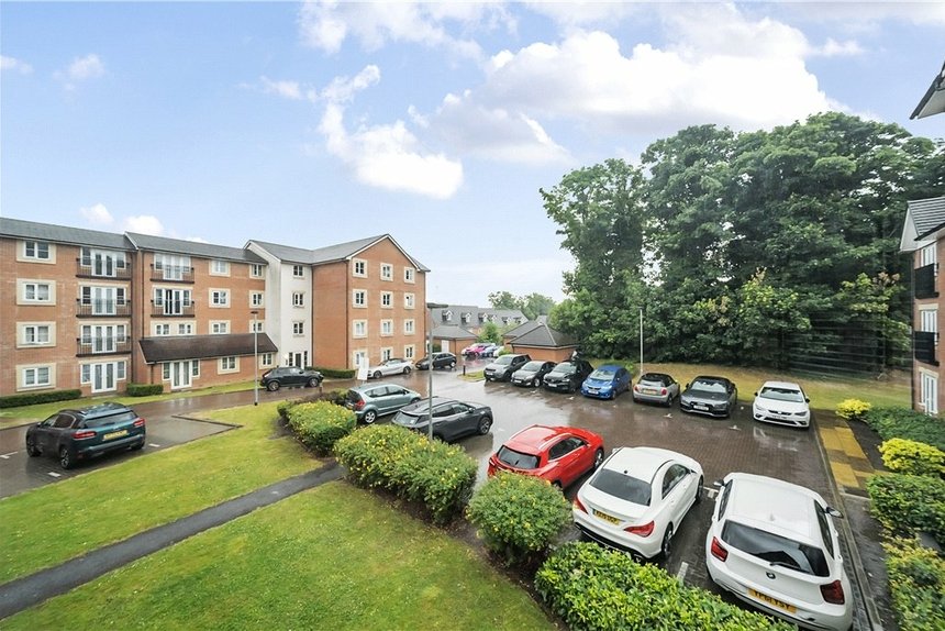 under offer plantation close london 34540 - Gibbs Gillespie