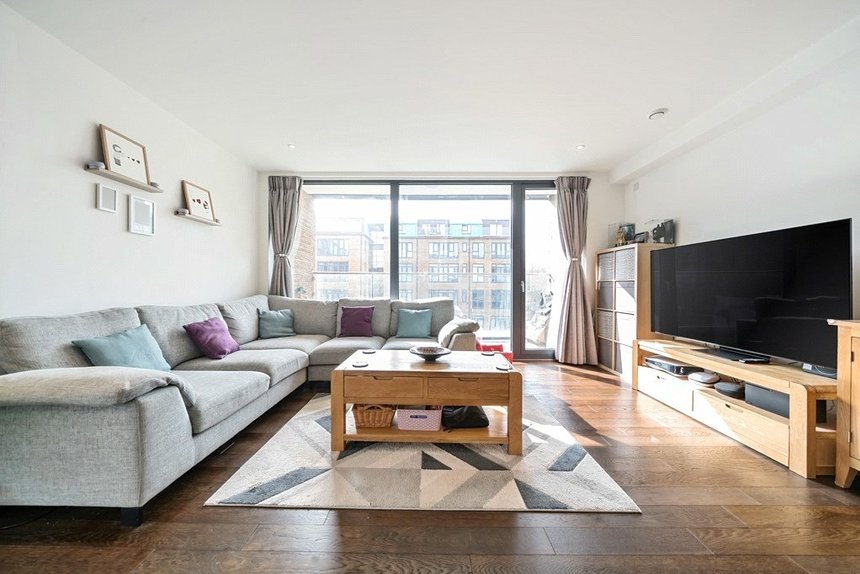 for sale rennie court london 34556 - Gibbs Gillespie