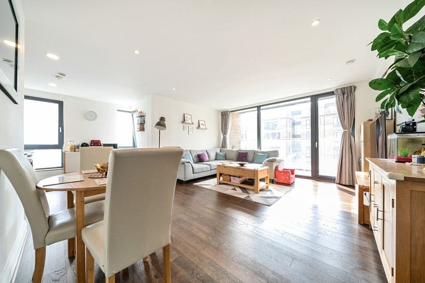 for sale rennie court london 34556 - Gibbs Gillespie