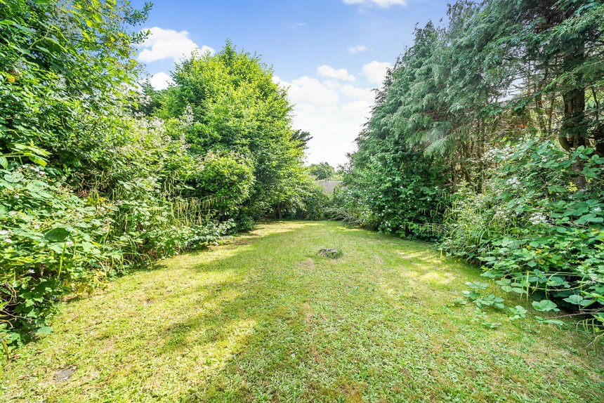 under offer sutton close london 34557 - Gibbs Gillespie