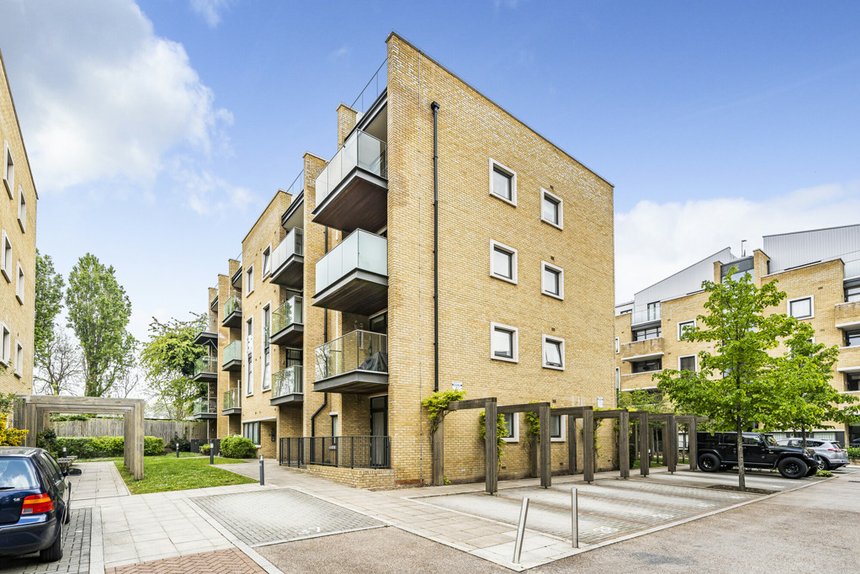 under offer frazer nash close london 34558 - Gibbs Gillespie