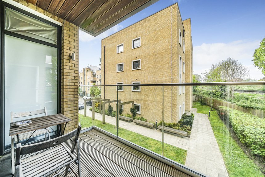 under offer frazer nash close london 34558 - Gibbs Gillespie