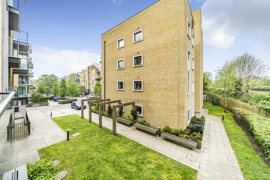 under offer frazer nash close london 34558 - Gibbs Gillespie