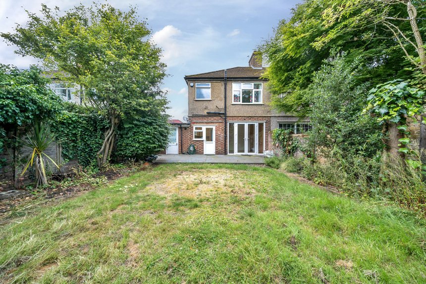 under offer shenley avenue london 34560 - Gibbs Gillespie