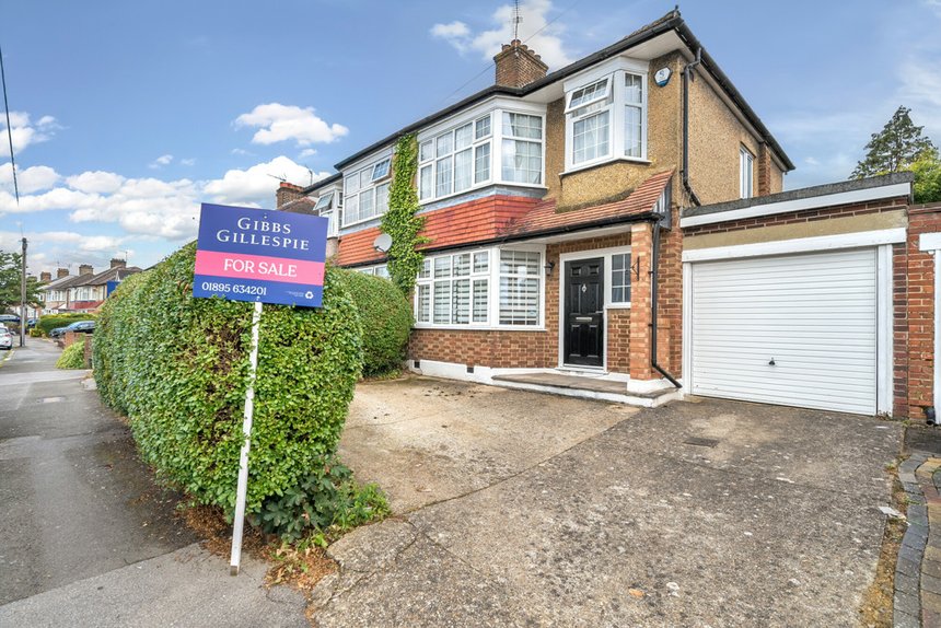 under offer shenley avenue london 34560 - Gibbs Gillespie