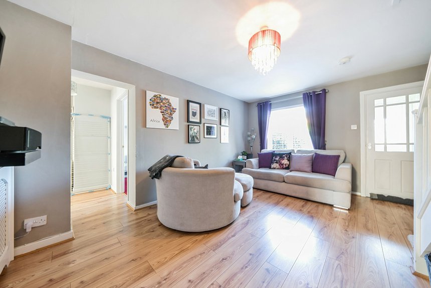 under offer lowdell close london 34562 - Gibbs Gillespie