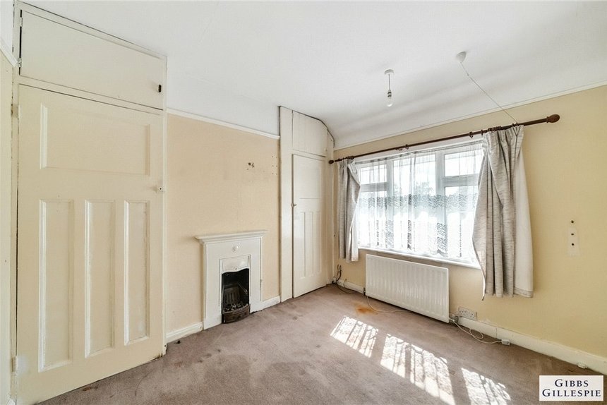 under offer windsor road london 34563 - Gibbs Gillespie