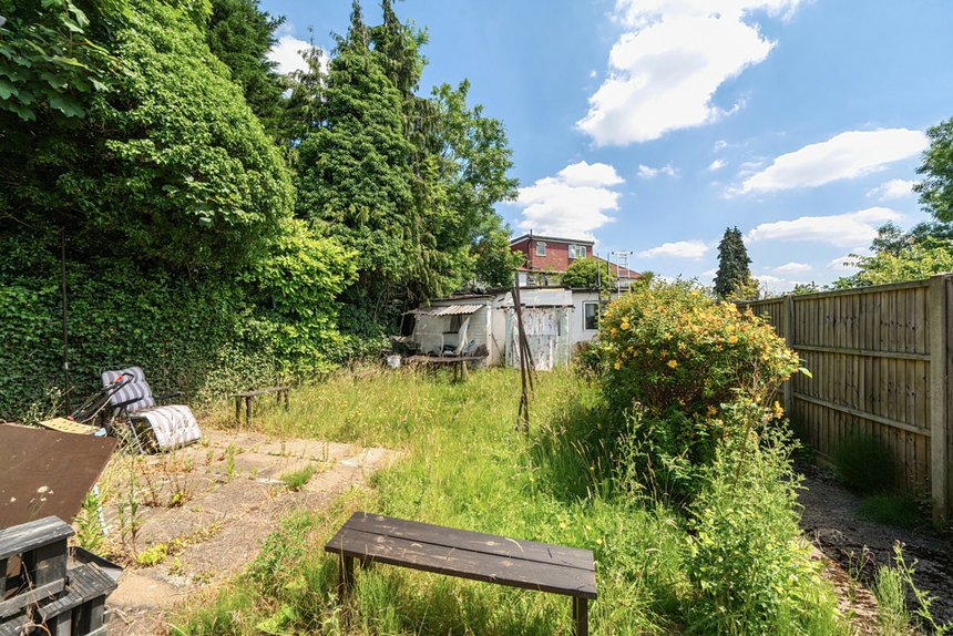 under offer pinner road london 34570 - Gibbs Gillespie