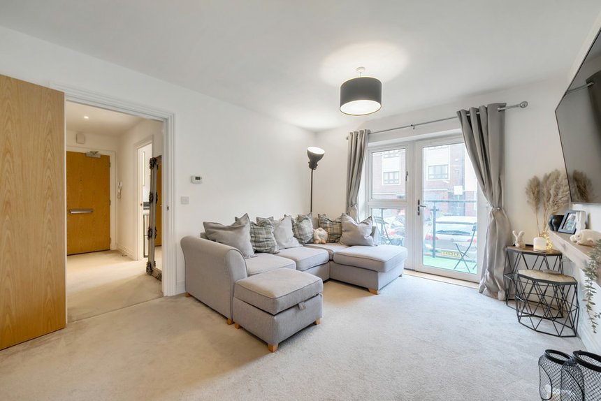 for sale rembrandt way london 34573 - Gibbs Gillespie