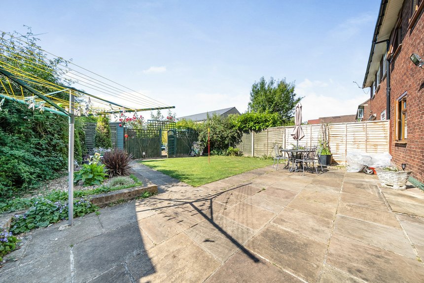 under offer westend gardens london 34578 - Gibbs Gillespie