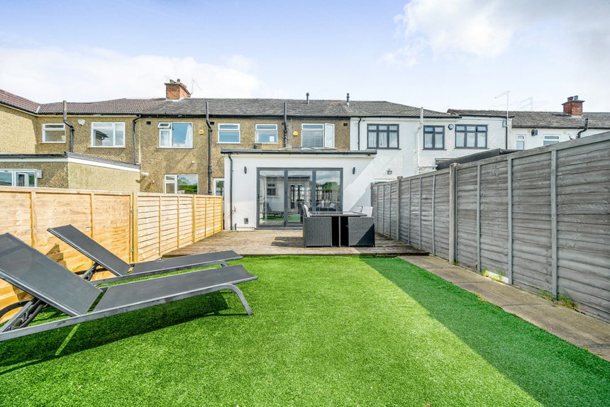 under offer whitby road london 34579 - Gibbs Gillespie