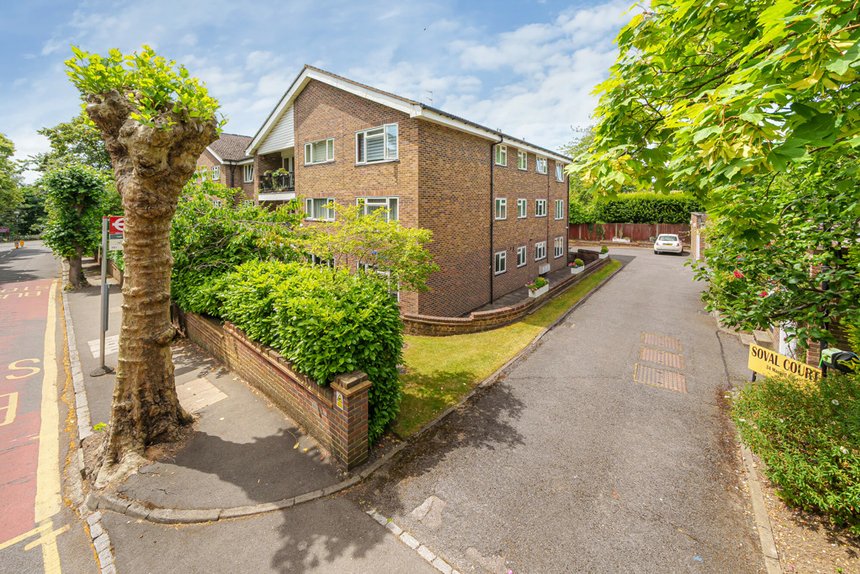 under offer maxwell road london 34584 - Gibbs Gillespie