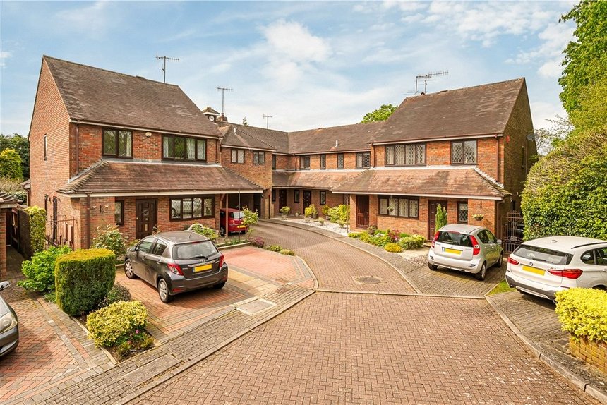 under offer heron walk london 34587 - Gibbs Gillespie