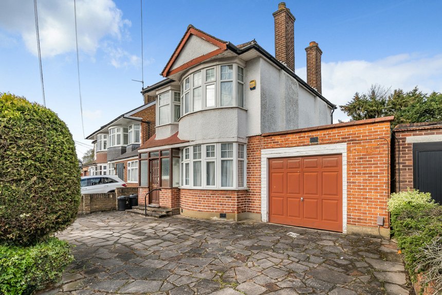 for sale eversley crescent london 34588 - Gibbs Gillespie