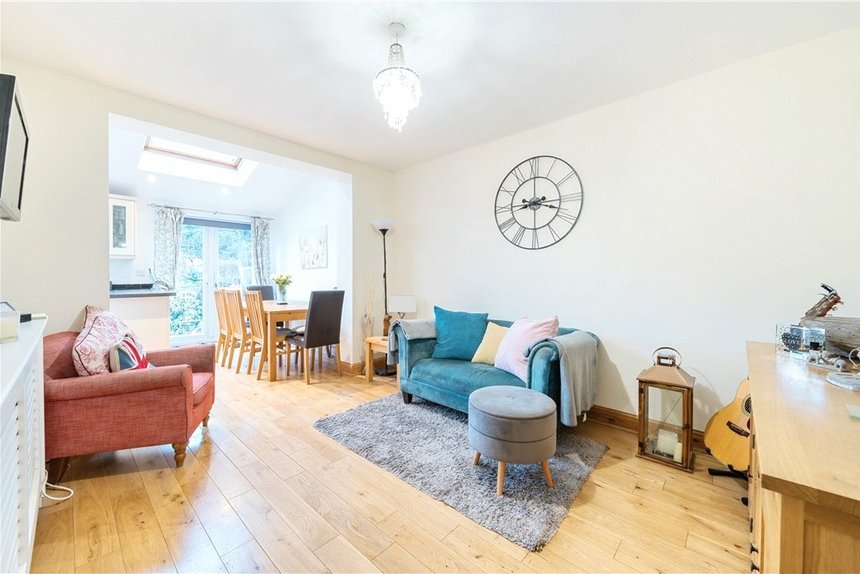 under offer hermitage way london 34618 - Gibbs Gillespie