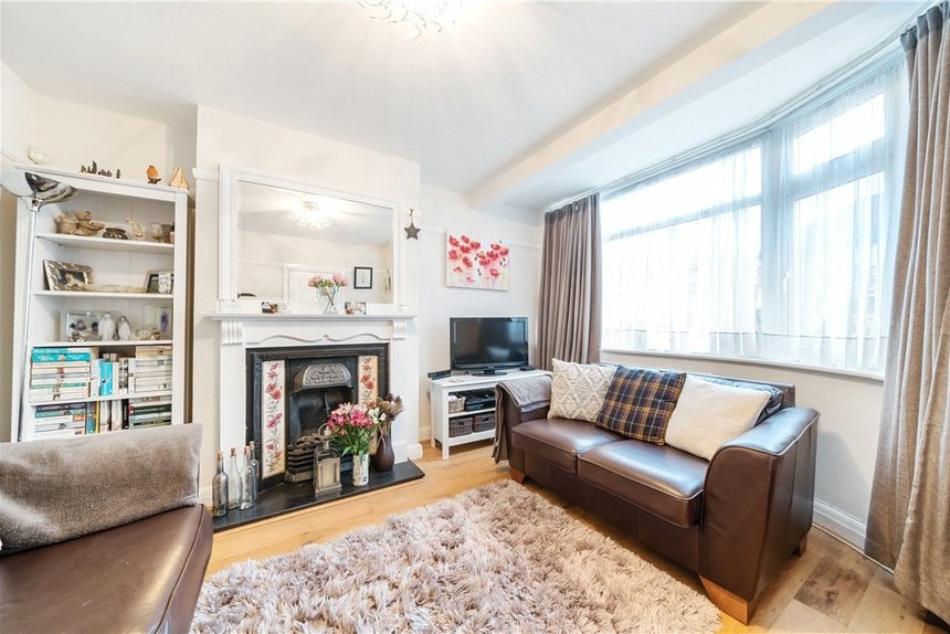 under offer hermitage way london 34618 - Gibbs Gillespie