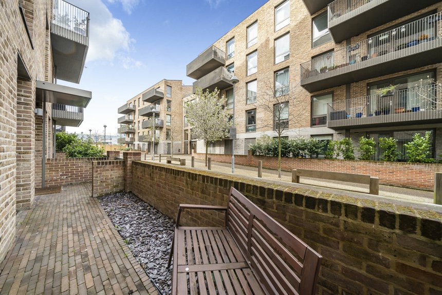 sold durham wharf drive london 34626 - Gibbs Gillespie