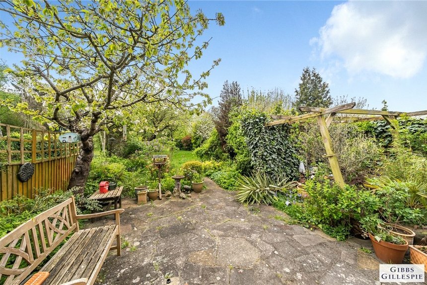 under offer oakington avenue london 34636 - Gibbs Gillespie