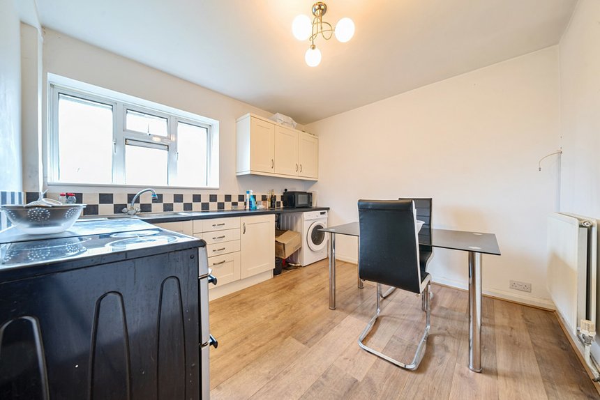 under offer lynhurst crescent london 34639 - Gibbs Gillespie