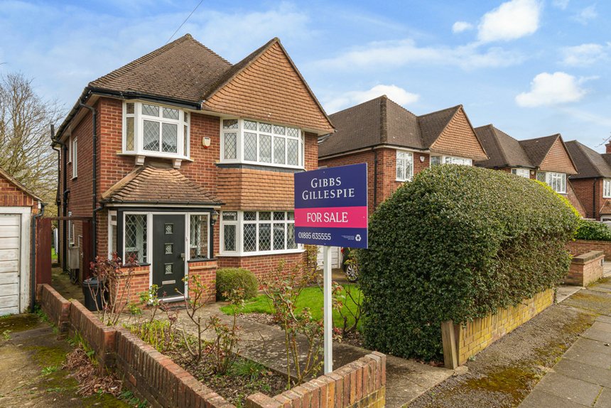 under offer copthall road west london 34649 - Gibbs Gillespie