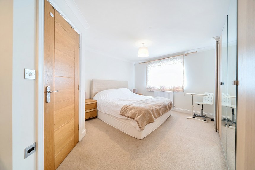 for sale belmont close london 34650 - Gibbs Gillespie