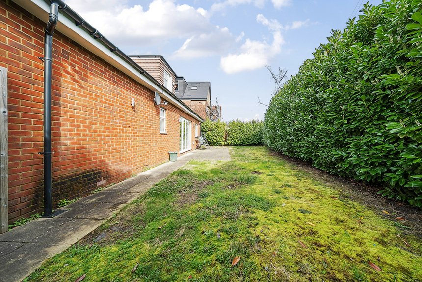 for sale belmont close london 34650 - Gibbs Gillespie