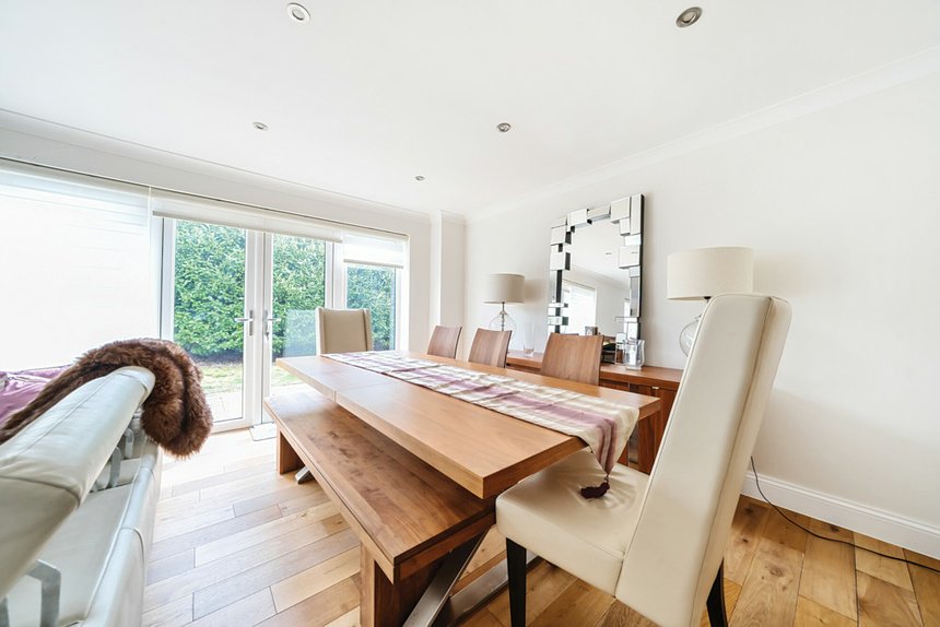 for sale belmont close london 34650 - Gibbs Gillespie