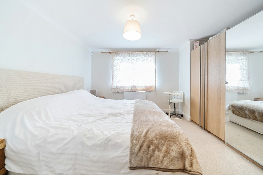 for sale belmont close london 34650 - Gibbs Gillespie