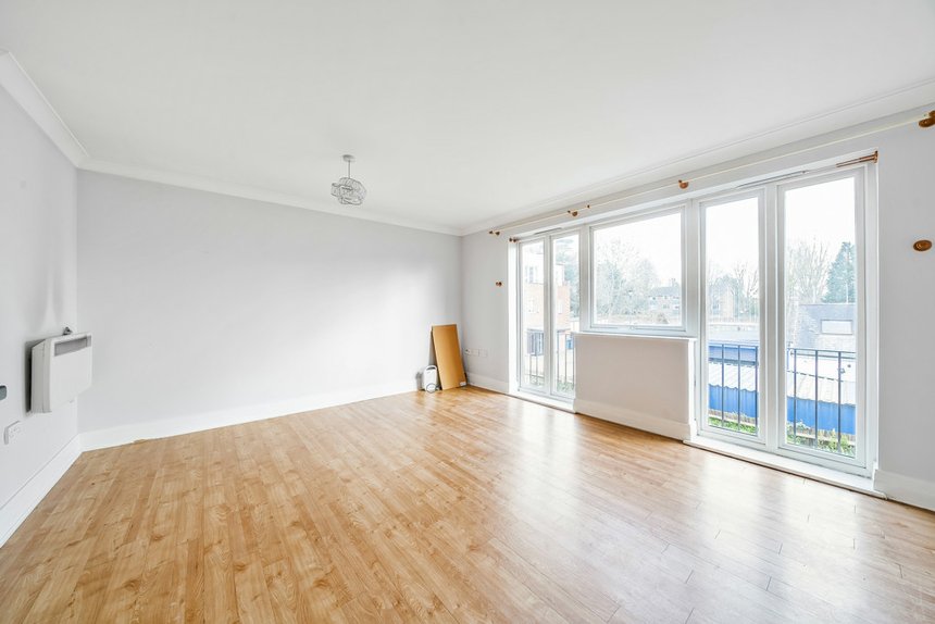 for sale phoenix court london 34662 - Gibbs Gillespie