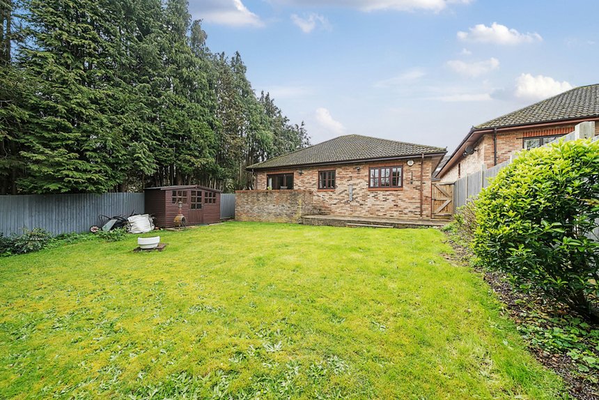 under offer briery court london 34667 - Gibbs Gillespie