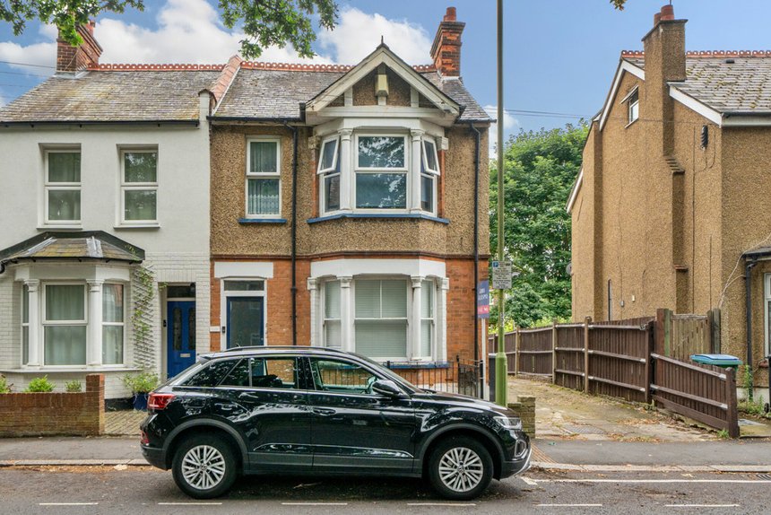 under offer hagden lane london 34668 - Gibbs Gillespie