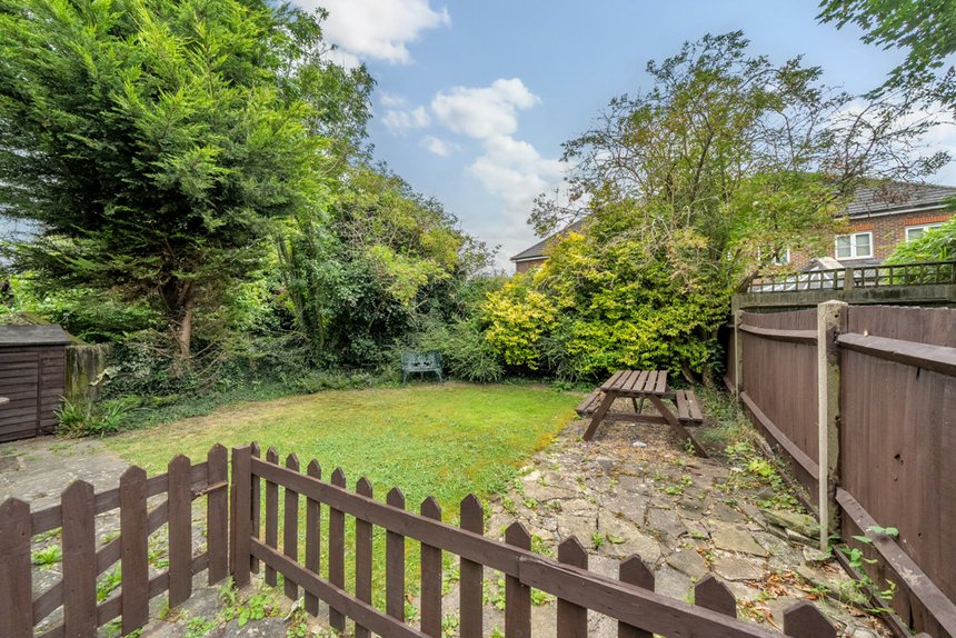 under offer hagden lane london 34668 - Gibbs Gillespie