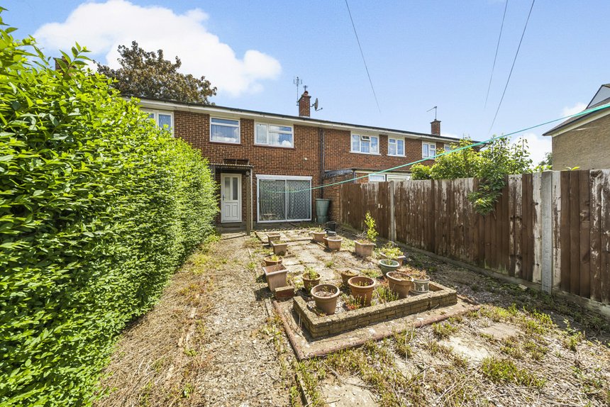 under offer croxley view london 34673 - Gibbs Gillespie