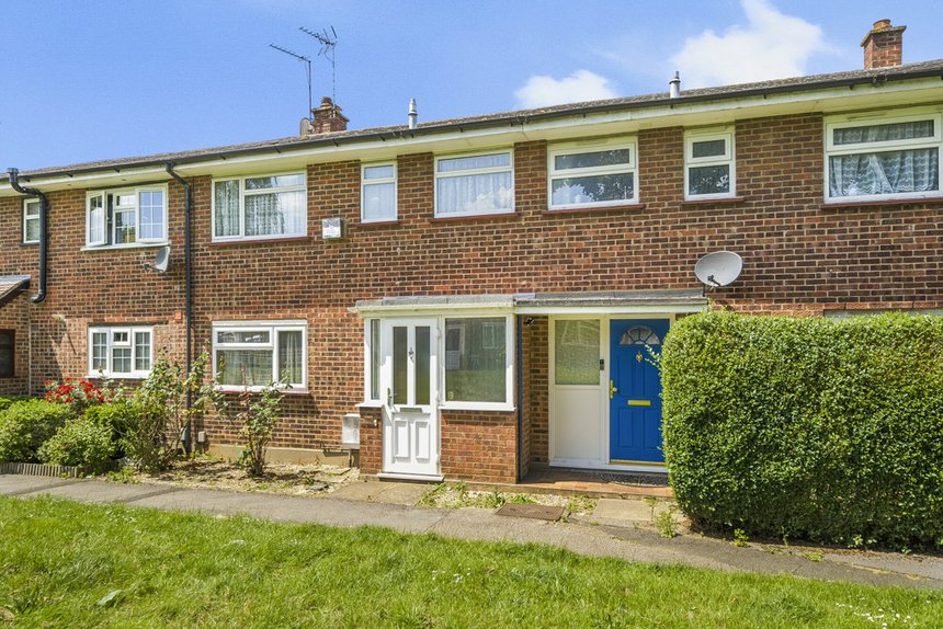 under offer croxley view london 34673 - Gibbs Gillespie