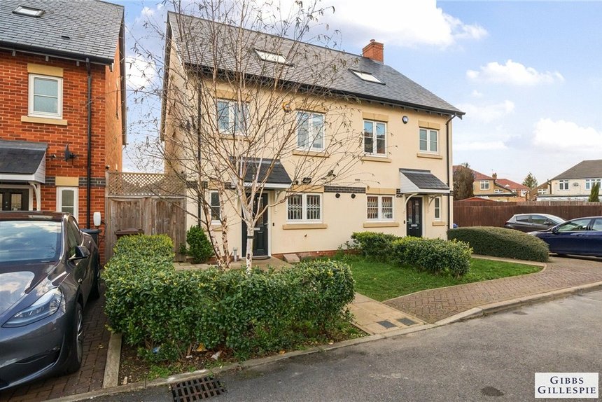 sold elmore close london 34676 - Gibbs Gillespie