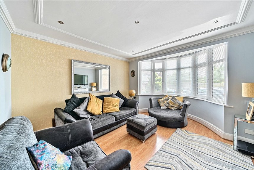 for sale drummond drive london 34677 - Gibbs Gillespie