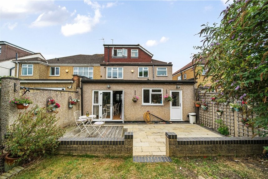 for sale drummond drive london 34677 - Gibbs Gillespie