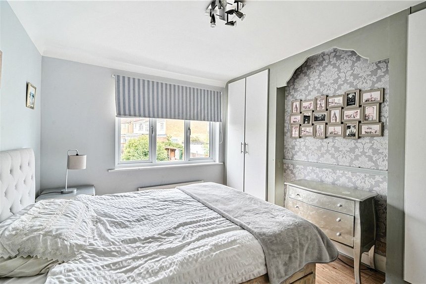 for sale drummond drive london 34677 - Gibbs Gillespie