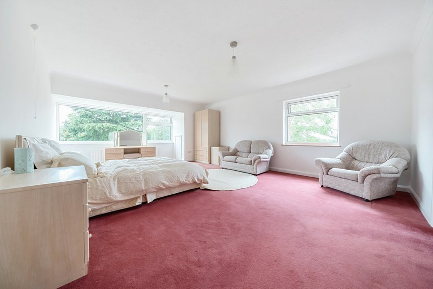 under offer meadway park london 34682 - Gibbs Gillespie