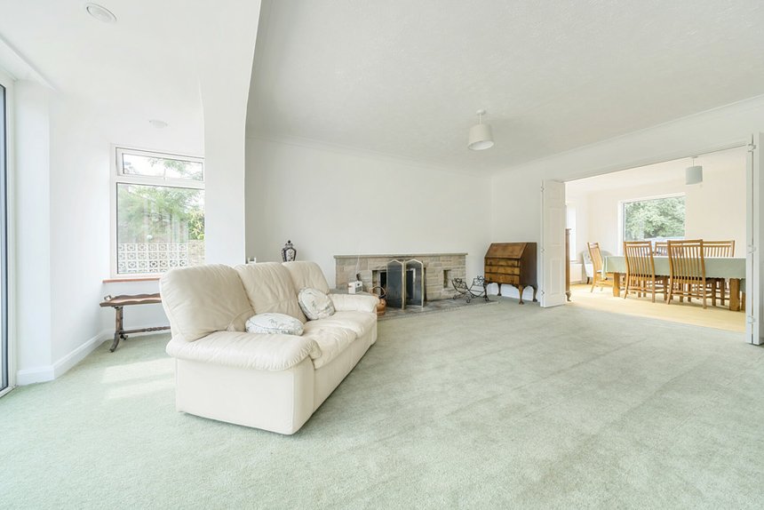 under offer meadway park london 34682 - Gibbs Gillespie