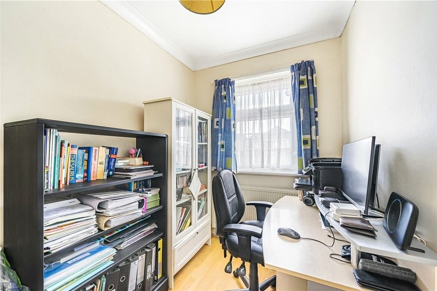 for sale weston drive london 34698 - Gibbs Gillespie