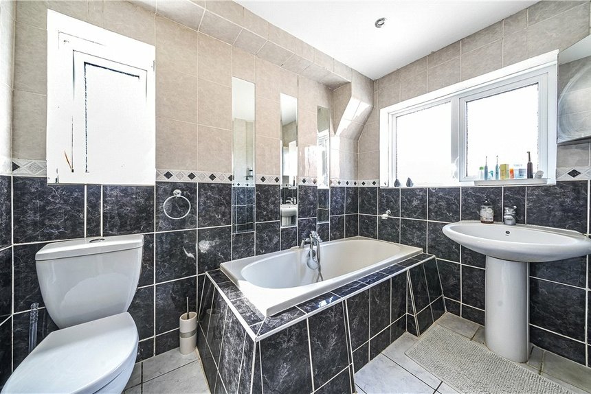 for sale weston drive london 34698 - Gibbs Gillespie