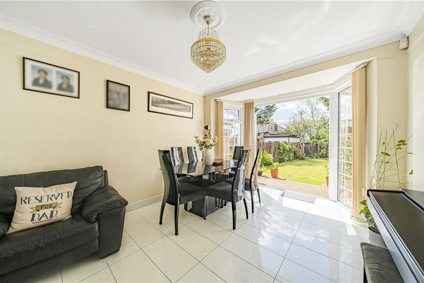 for sale weston drive london 34698 - Gibbs Gillespie