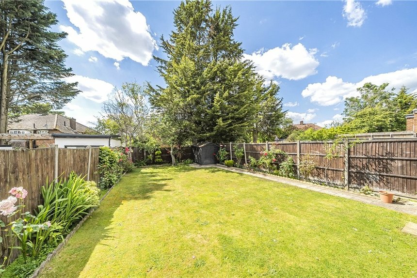 for sale weston drive london 34698 - Gibbs Gillespie