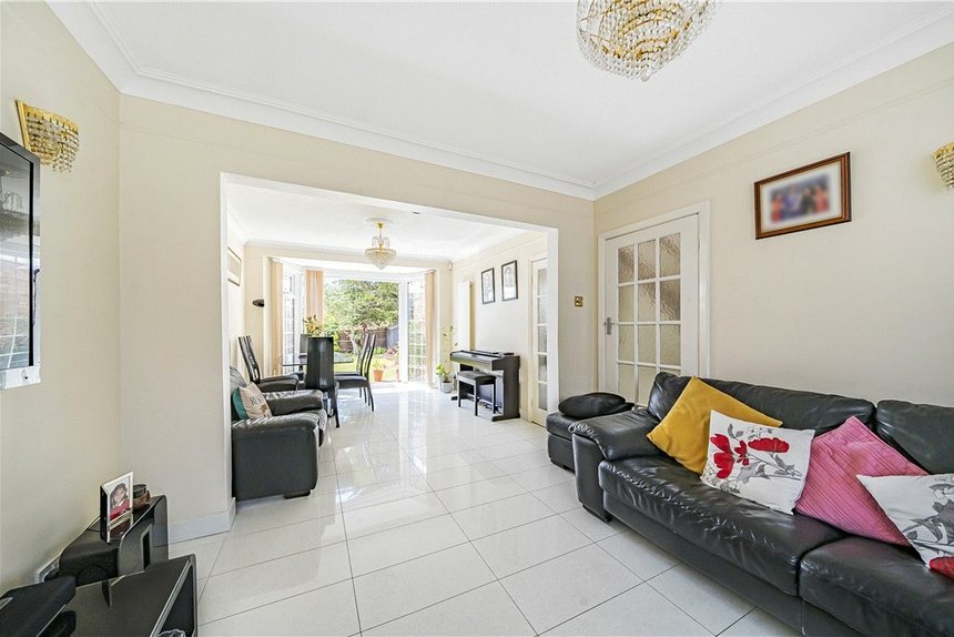 for sale weston drive london 34698 - Gibbs Gillespie